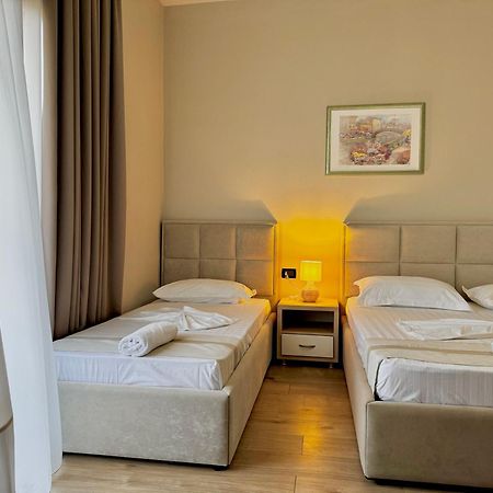 Hotel Denta Radhimë Exteriér fotografie