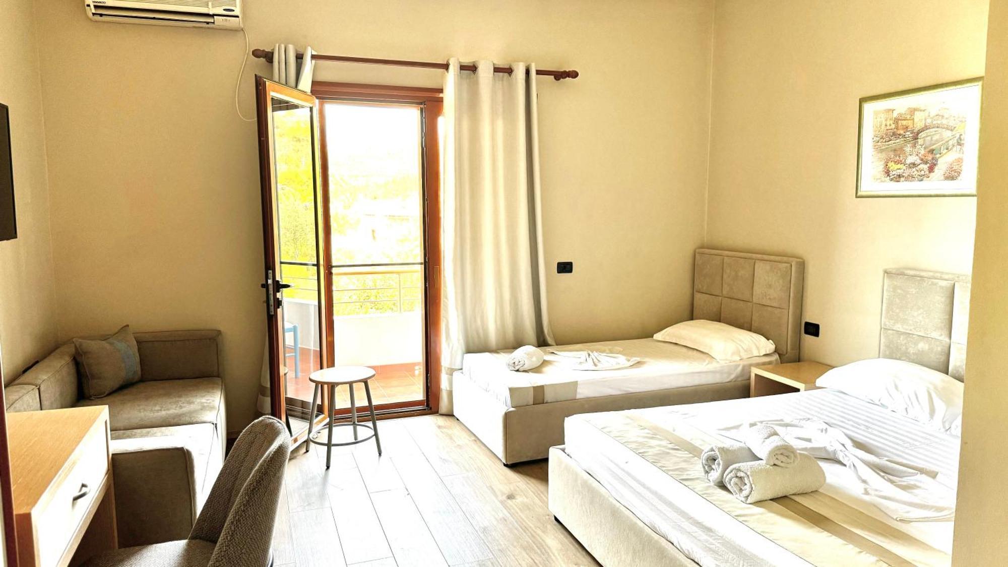 Hotel Denta Radhimë Exteriér fotografie